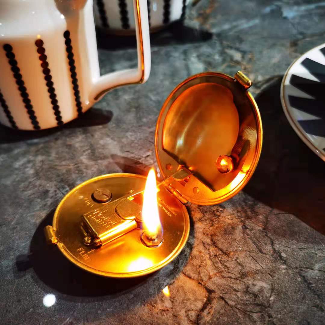 Plaza Lighter